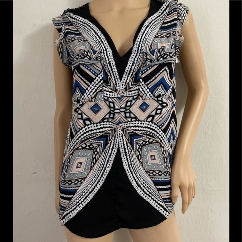 Mossimo geometric design size S/P top blouse